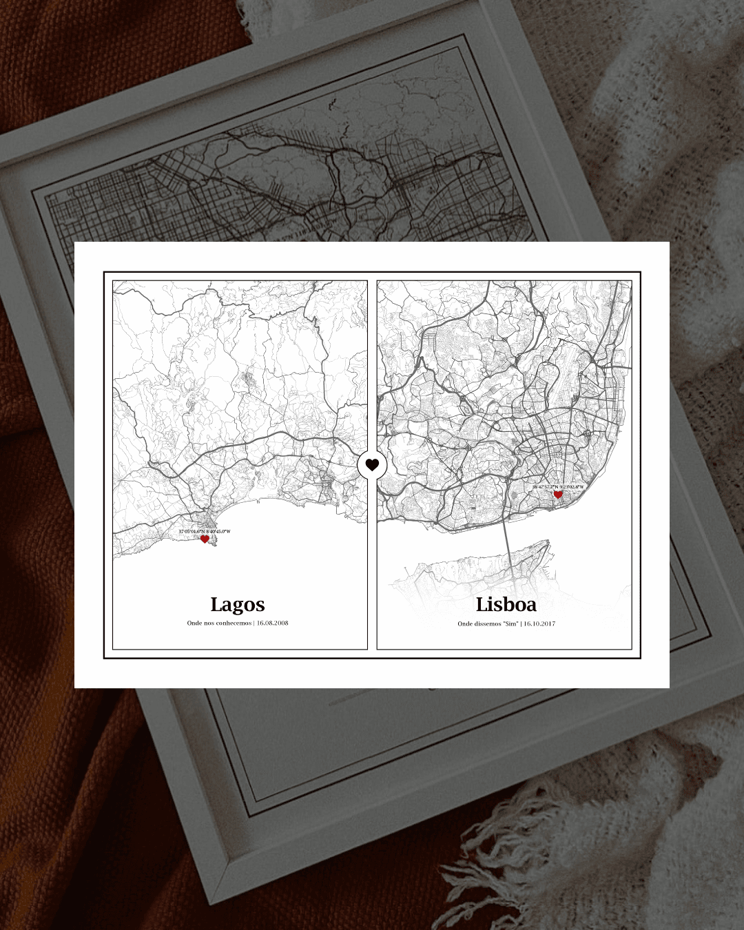 Quadro de mapas de Lagos e Lisboa emoldurados e sobre tecidos castanho e bege